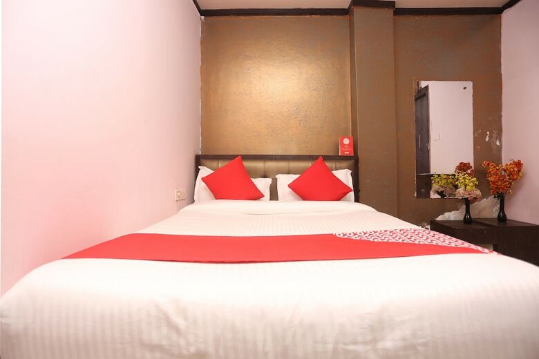 Hotel Oyo 18259 Palm Tree