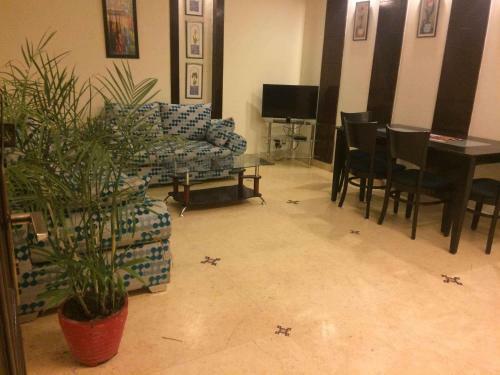 Golden Palm Service Apartments