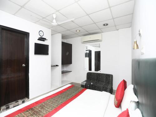 Hotel Oyo 14777 Summer Homez