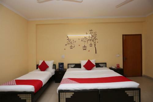 Hotel Oyo 23332 Flagship Divine Inn