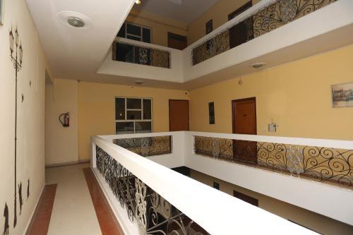 Hotel Oyo 23332 Flagship Divine Inn