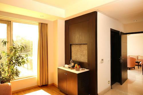 Hotel Ahuja Residency Vista Woods
