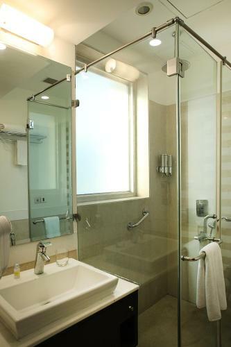 Hotel Ahuja Residency Vista Woods