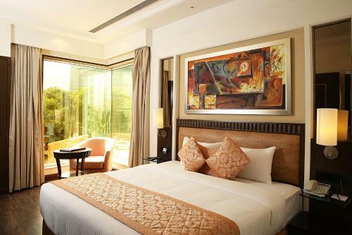 Hotel Ahuja Residencey Vista Signature