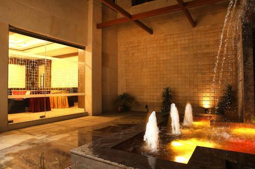 Hotel Ahuja Residencey Vista Signature