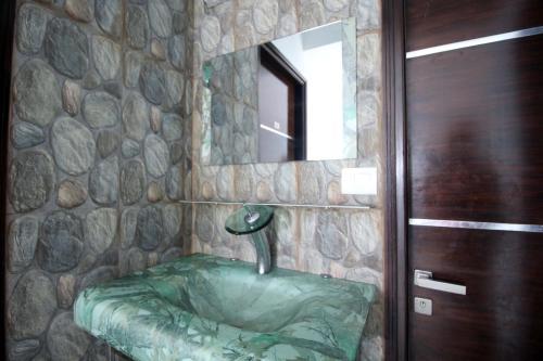 Divine Residency By Royal Collection Hotels