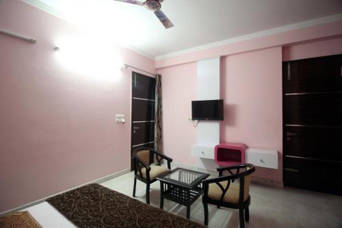 Divine Residency By Royal Collection Hotels