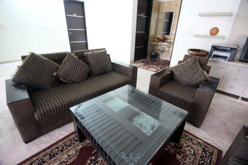 Divine Residency By Royal Collection Hotels