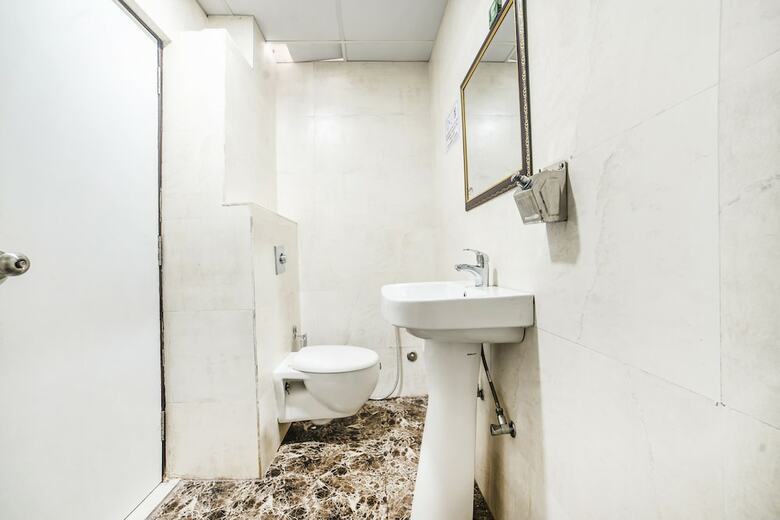 Fabhotel Red Inn Sector 15
