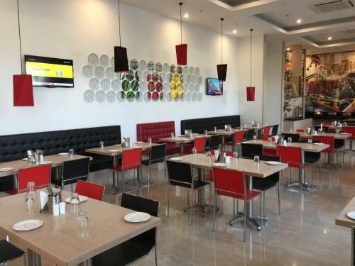 Red Fox Hotel, Sector 60, Gurugram