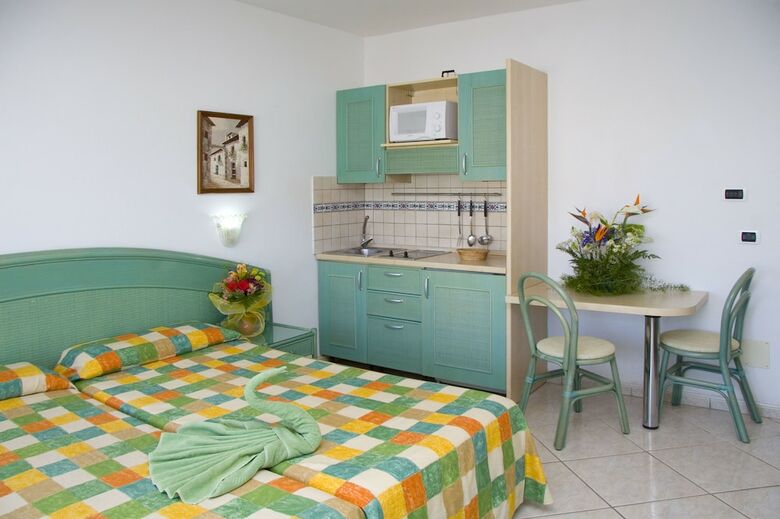 Apartamentos Esquinzo Monte Del Mar