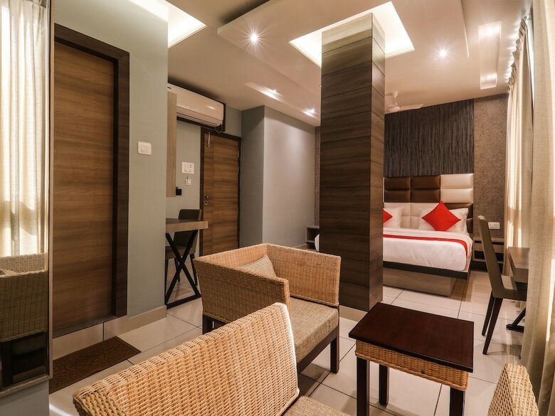 Hotel Oyo 17016 Galaxy Inn