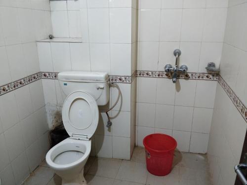 Hotel Emperial Stay Near Fancy Bazar