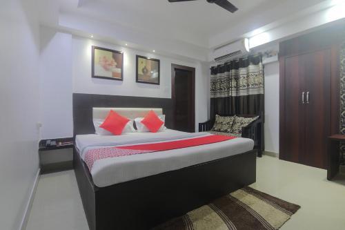 Oyo 23403 Hotel Rashmi