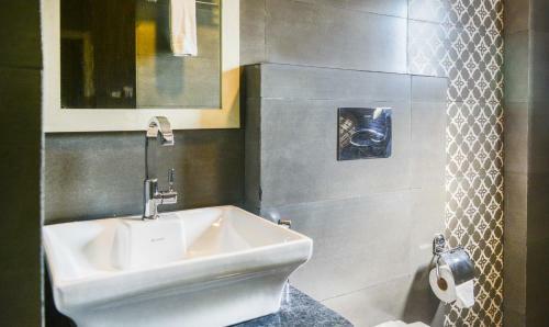 Treebo Trend Hotel Rudraksh