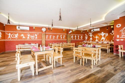 Fabhotel Golden Village