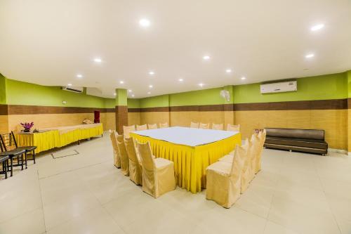 Fabhotel Golden Village