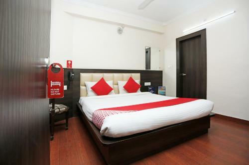 Oyo 12682 Hotel Relax Inn