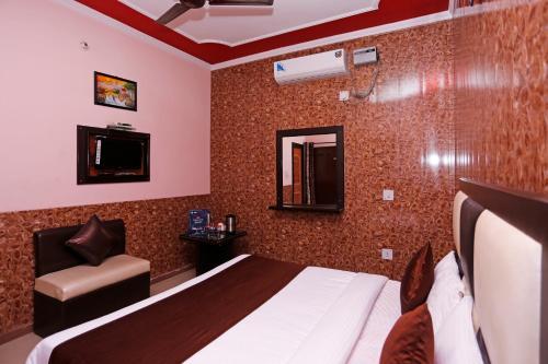 Oyo 5851 Mehfil Hotel