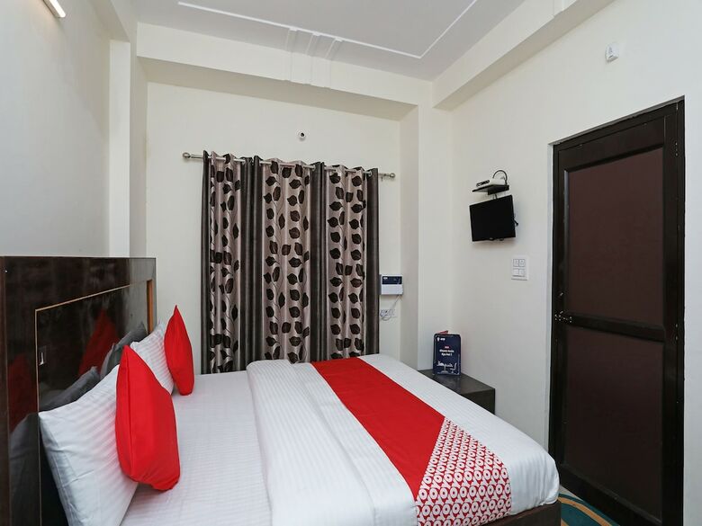 Oyo 16815 Hotel Suresha