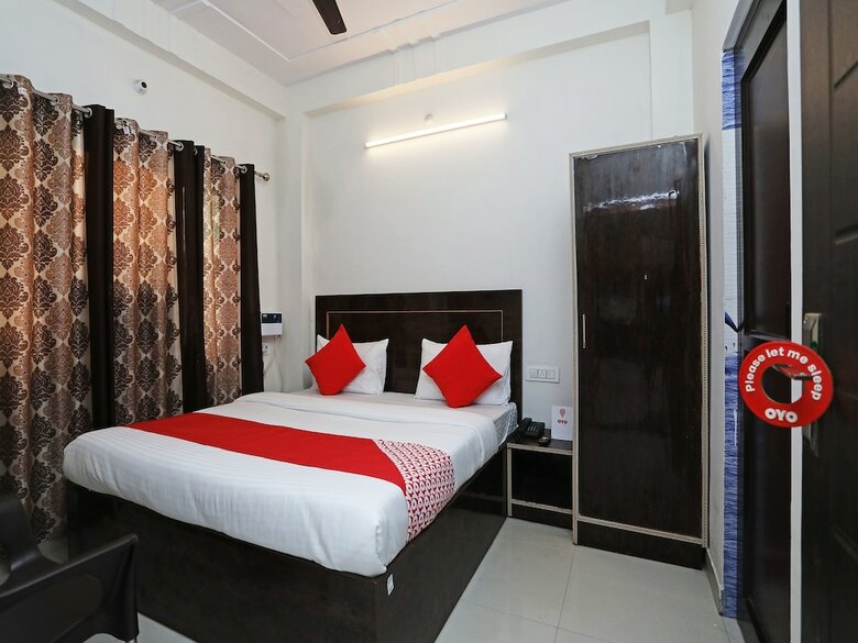 Oyo 16815 Hotel Suresha