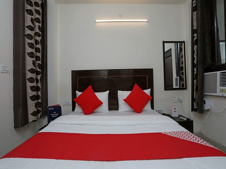 Oyo 16815 Hotel Suresha