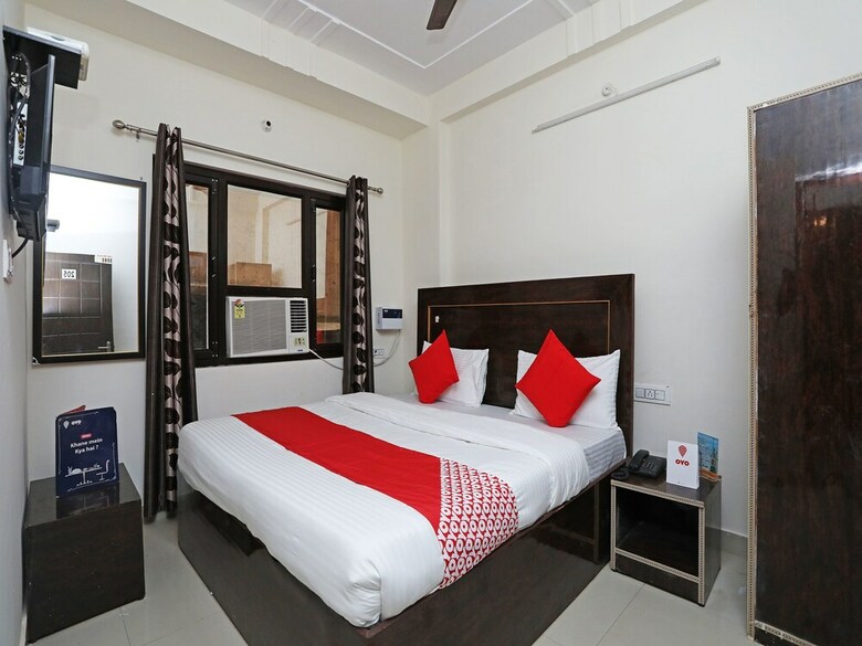 Oyo 16815 Hotel Suresha