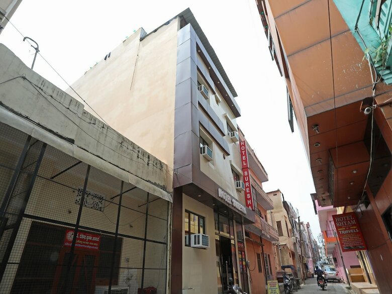 Oyo 16815 Hotel Suresha