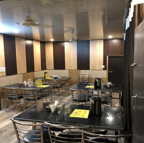 Hotel Pardesi's