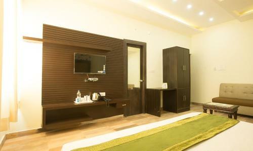 Hotel Vibhav Grand