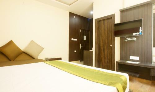 Hotel Vibhav Grand