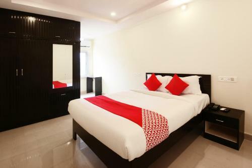 Hotel Oyo 13636 Sri Vinayaka Grand