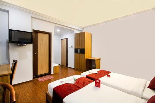 Oyo 7552 Hotel Svm Grand