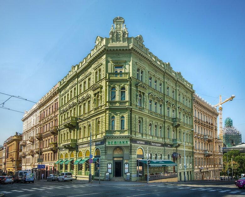 Hotel Deminka Palace