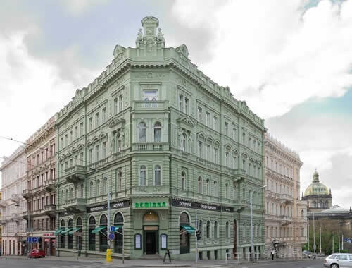 Hotel Deminka Palace