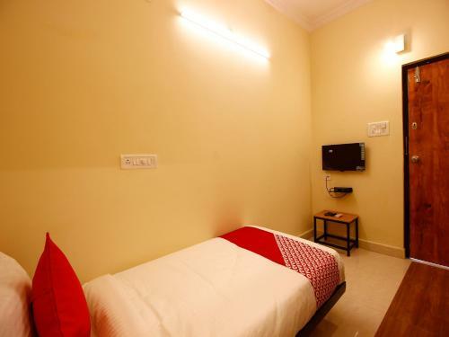 Hotel Oyo 23080 Flagship Siva Builders