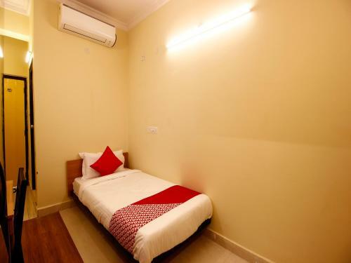 Hotel Oyo 23080 Flagship Siva Builders