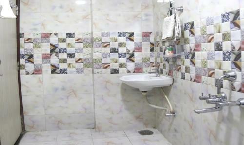 Oyo 3749 Hotel Krishna