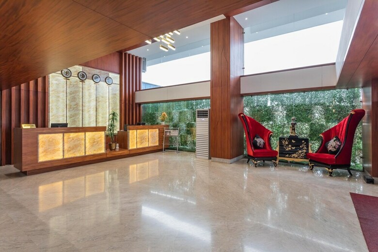 Hotel The Chandra Leela