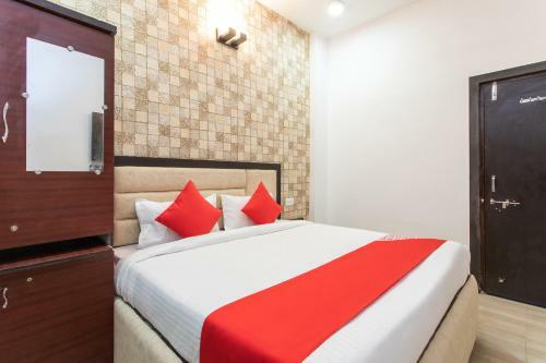 Hotel Oyo 22361 Samar Regency