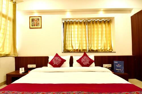 Oyo 7421 Hotel Relex