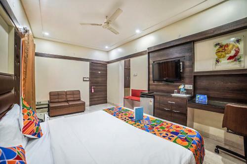 Fabhotel Santoor Tukoganj