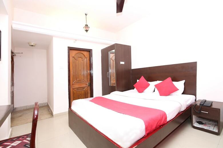 Oyo 9305 Hotel Dwarika Inn