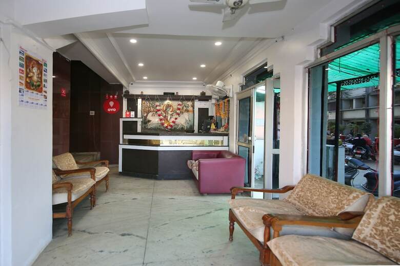 Oyo 9305 Hotel Dwarika Inn
