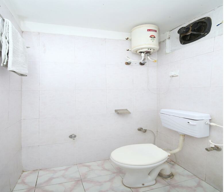 Oyo 9305 Hotel Dwarika Inn