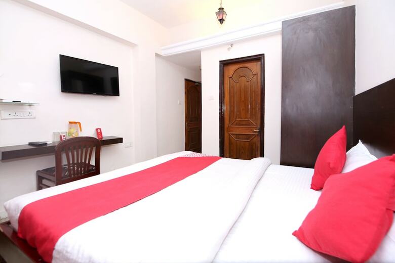 Oyo 9305 Hotel Dwarika Inn