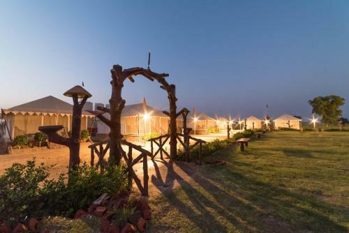 Hotel Moonlight Nature Resort And Camps