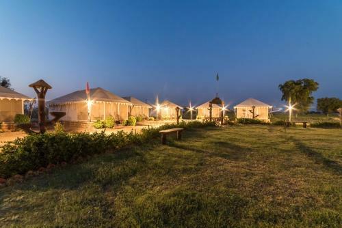Hotel Moonlight Nature Resort And Camps