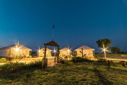 Hotel Moonlight Nature Resort And Camps