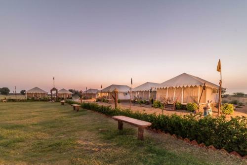 Hotel Moonlight Nature Resort And Camps